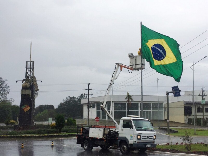 troca-da-bandeira-marca-o-dia-07-de-setembro
