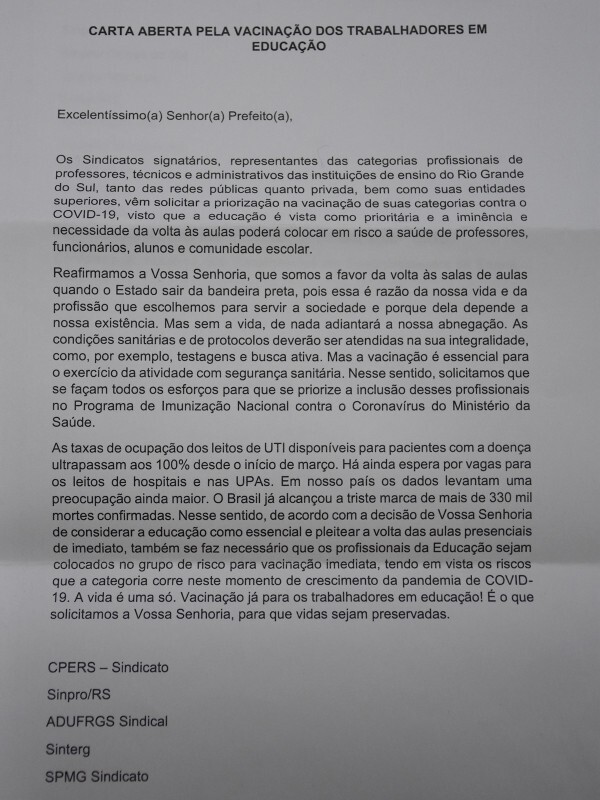 prefeito-recebe-carta-para-vacinar-profissionais-da-educacao
