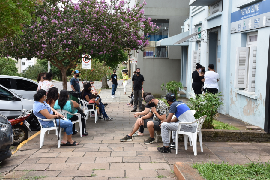 veranenses-se-candidatam-a-vagas-de-emprego