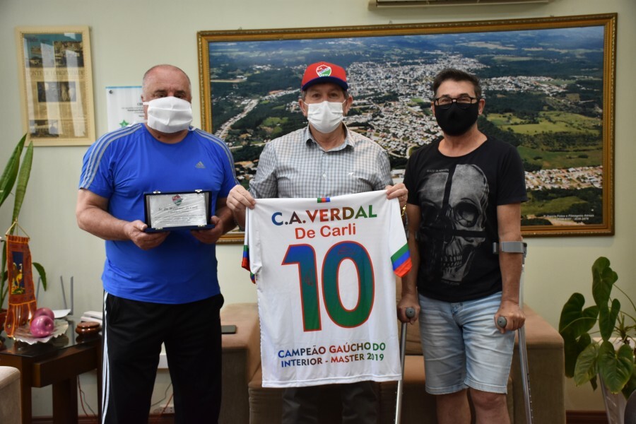 dirigentes-do-verdal-visitam-o-prefeito-waldemar-de-carli