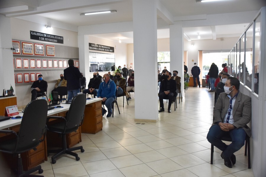 reuniao-reforca-cuidados-para-evitar-a-disseminacao-da-covid-19