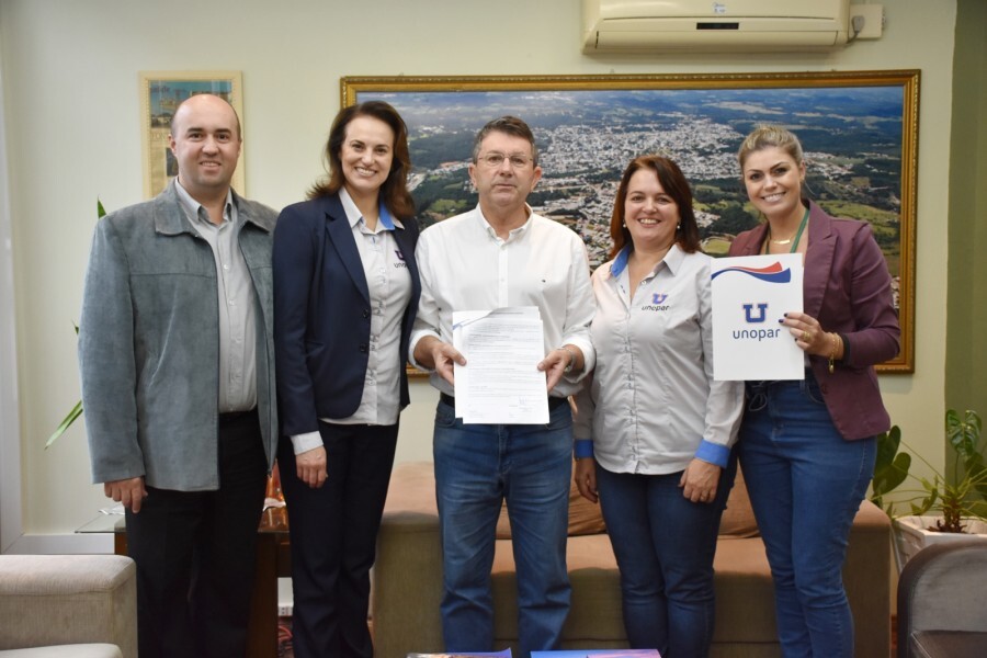 prefeitura-municipal-firma-convenio-com-unopar