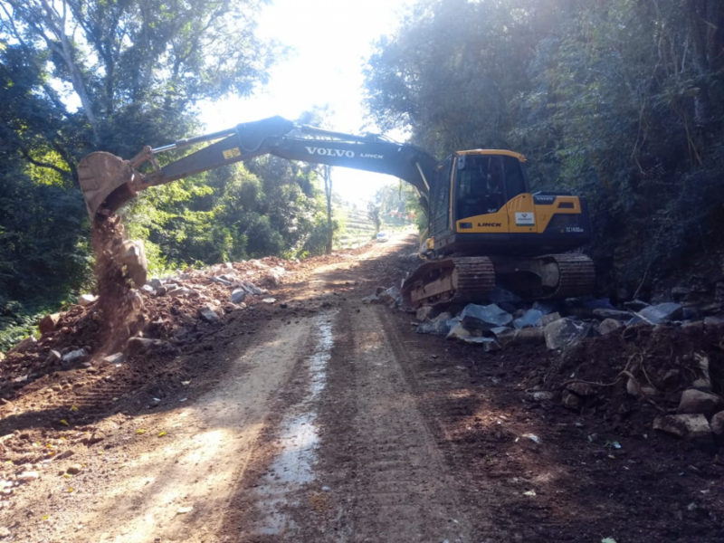 obras-na-estrada-de-sao-valentim