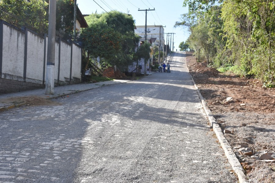 nova-pavimentacao-e-drenagem-em-importantes-vias-do-municipio