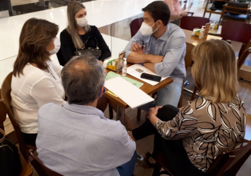 comitiva-veranense-busca-recursos-para-a-farmacia-publica