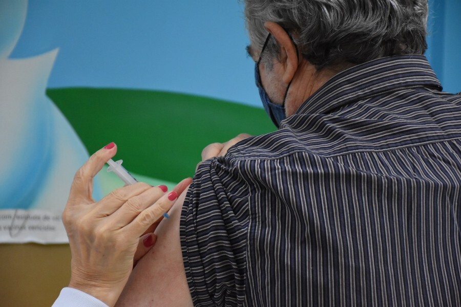 idosos-com-mais-de-70-anos-ja-receberam-a-primeira-dose-da-vacina