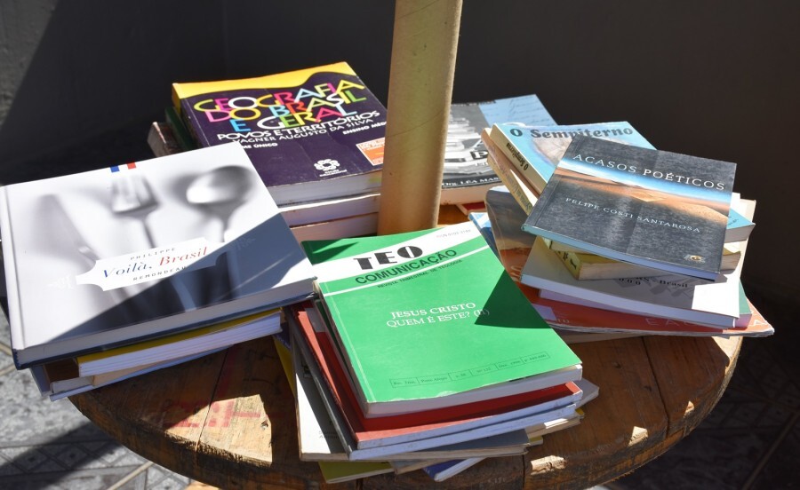adote-um-livro