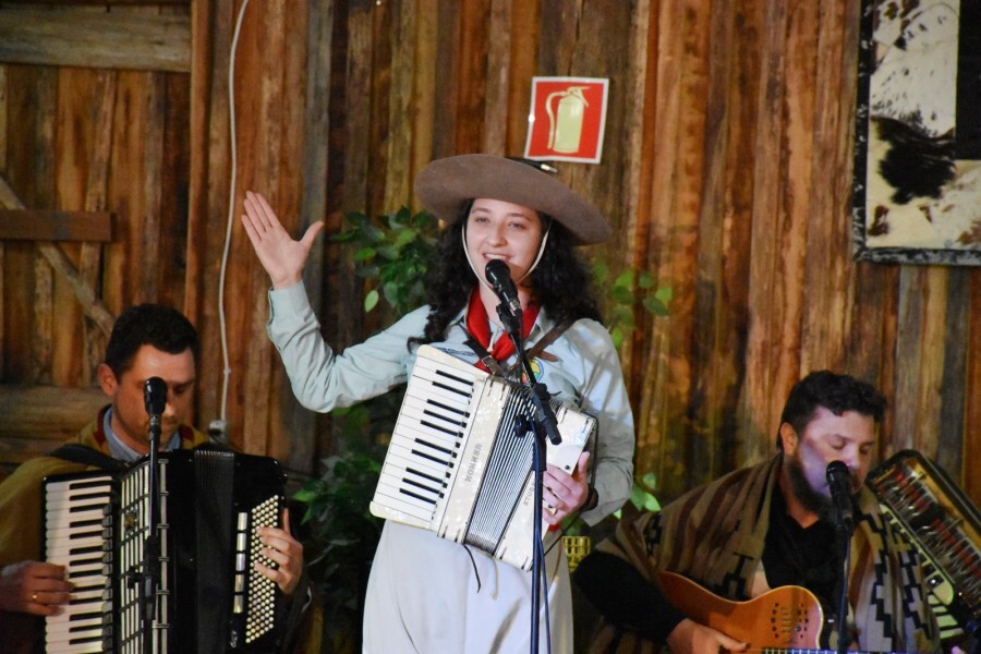 live-em-homenagem-ao-ctg-rincao-da-roca-reuna