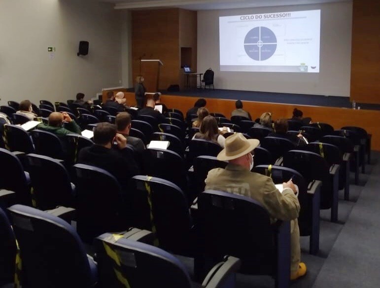 palestra-incentiva-o-empreendedorismo