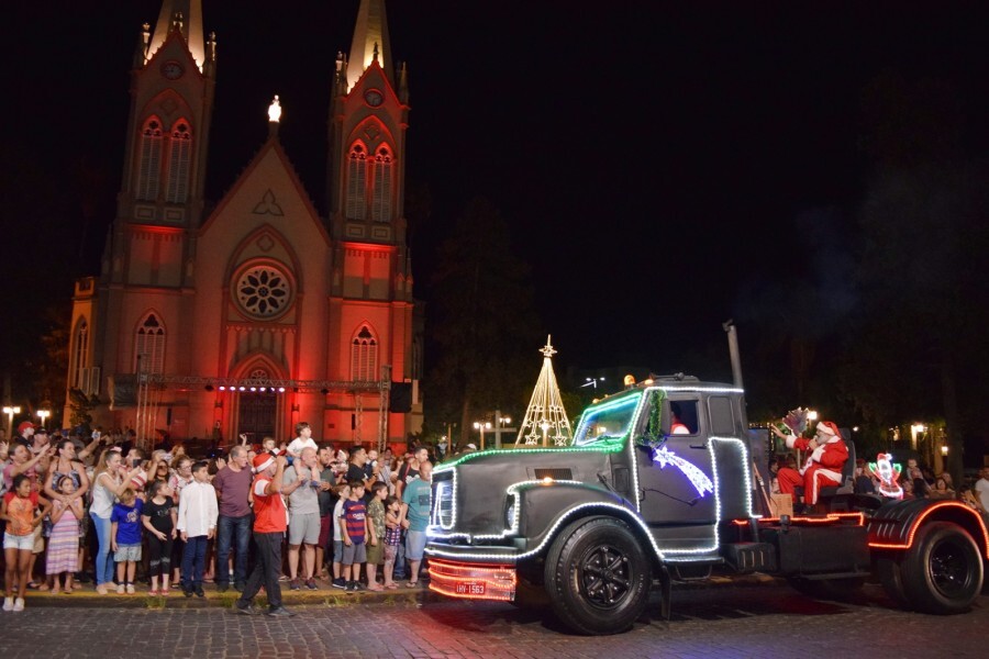 recital-e-gastronomia-de-rua-marcam-a-noite-da-quinta-feira