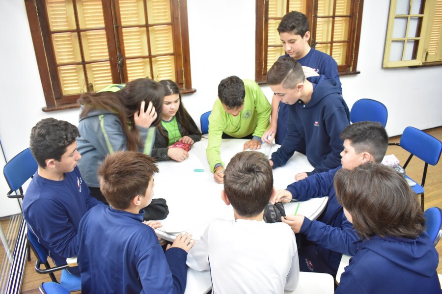 alunos-mobilizados-no-projeto-pulando-janelas