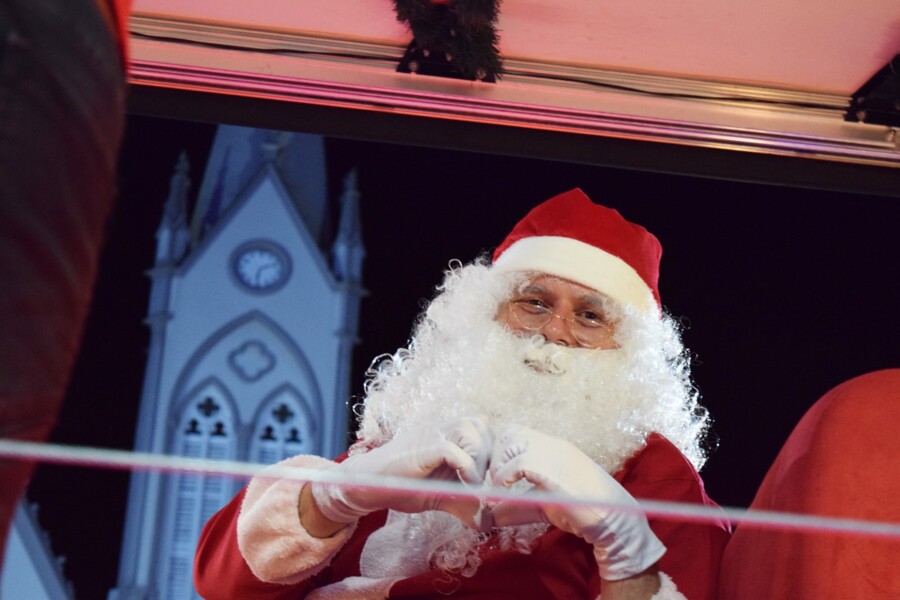 caravana-do-papai-noel-alumiconte-natal-da-longevidade