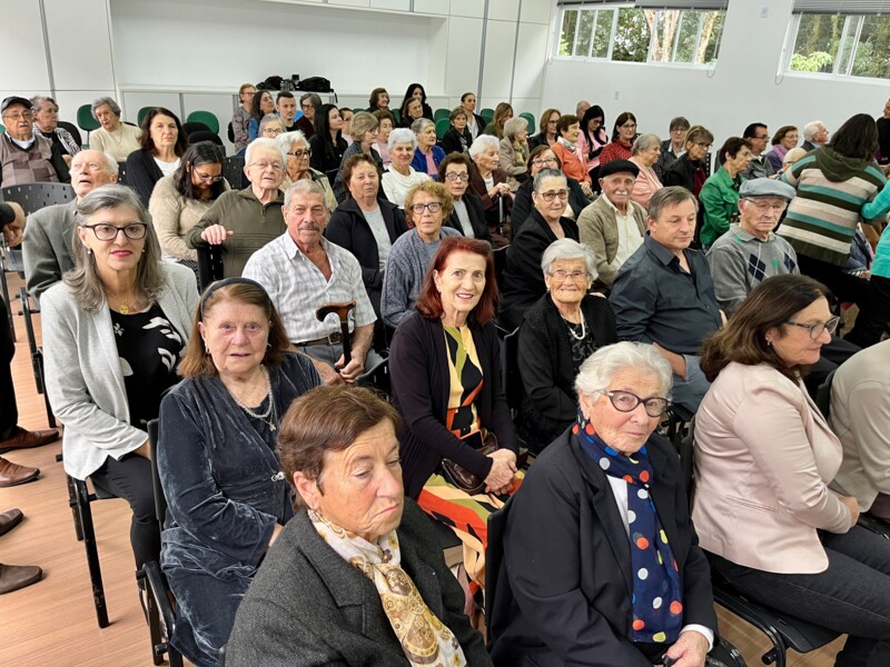 nonagenarios-de-veranopolis-recebem-homenagem-durante-programacao-da-xi-femaca