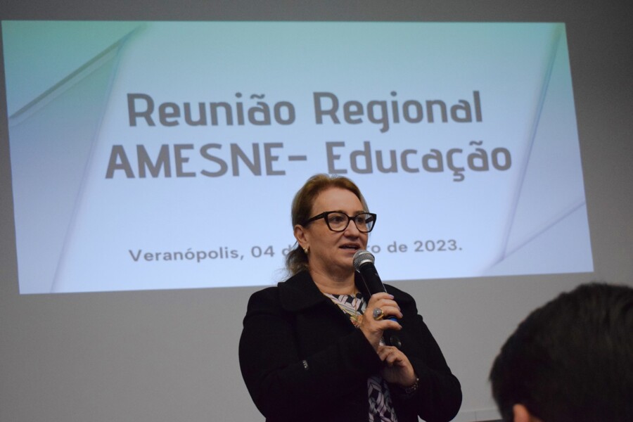 educacao-e-assunto-de-encontro-regional