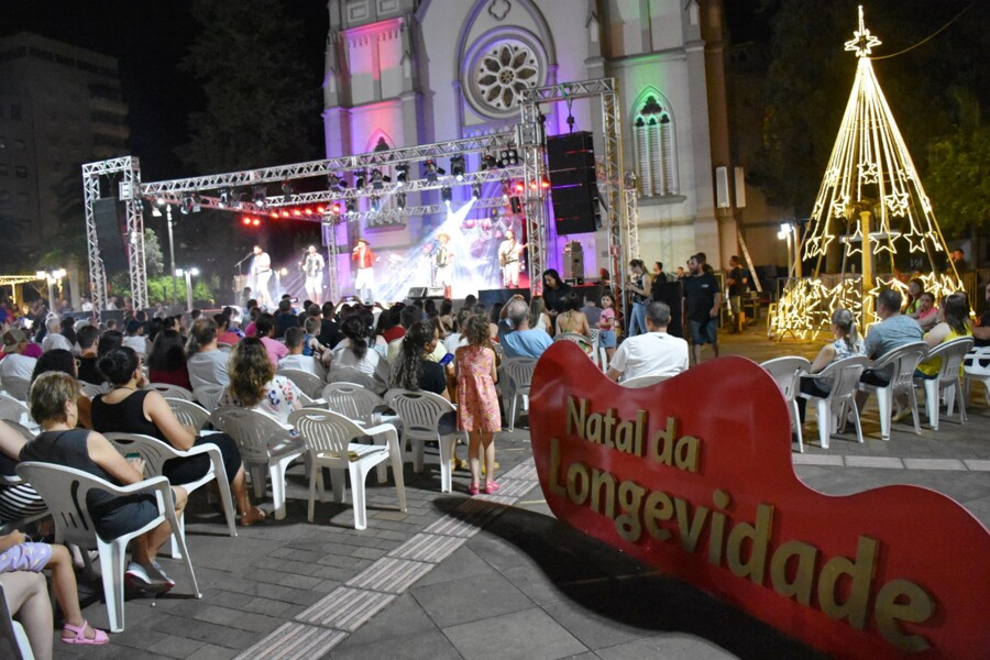 tche-guri-traz-o-espirito-de-natal-para-o-centro-da-cidade