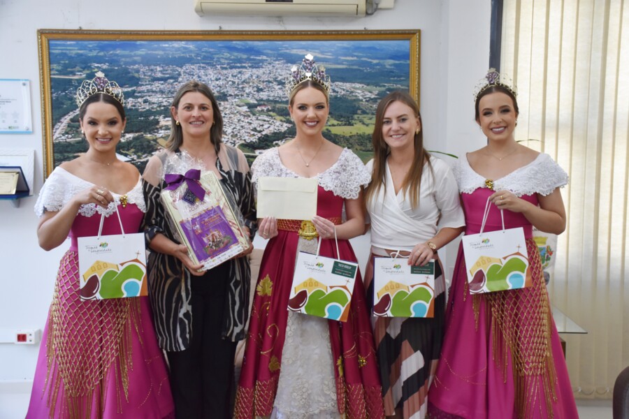 corte-da-fenavindima-de-flores-da-cunha-convida-veranenses