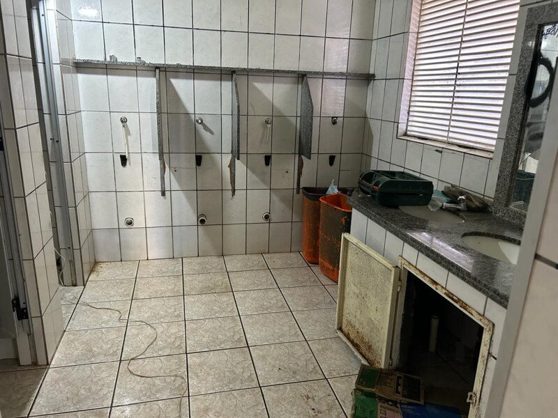 banheiros-da-praca-da-gruta-recebem-melhorias