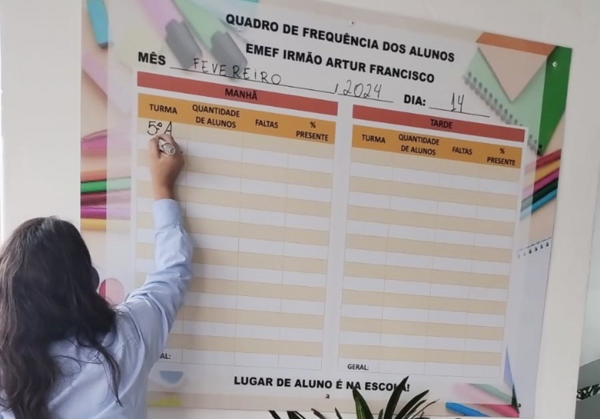 lugar-de-crianca-e-na-escola