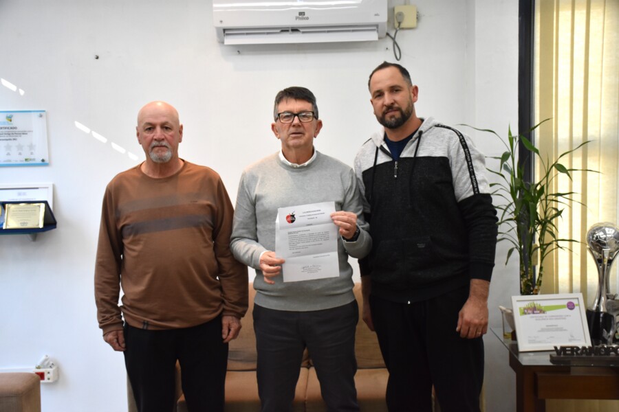 prefeito-recebe-a-nova-patronagem-do-ctg-veranopolis