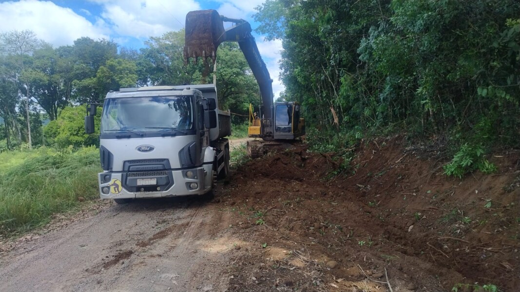 estrada-em-vila-azul-recebera-asfalto