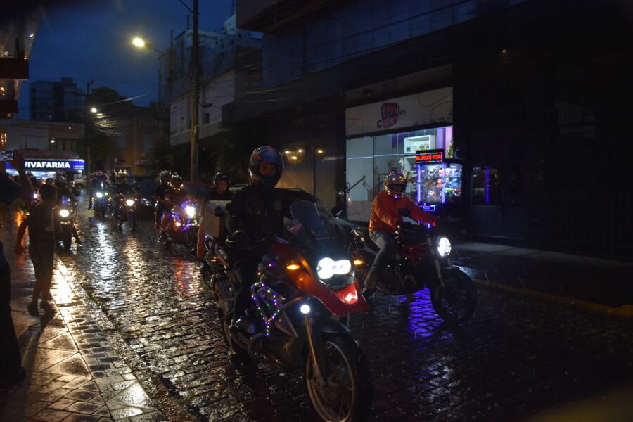 chegada-do-papai-noel-em-veranopolis-acompanhado-do-ldr-moto-clube
