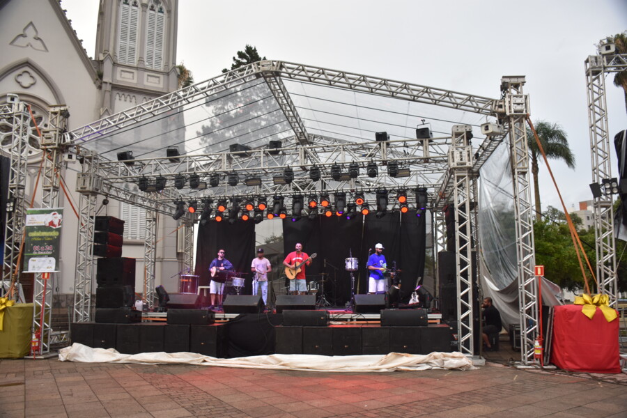 show-pagode-classe-a-amigos