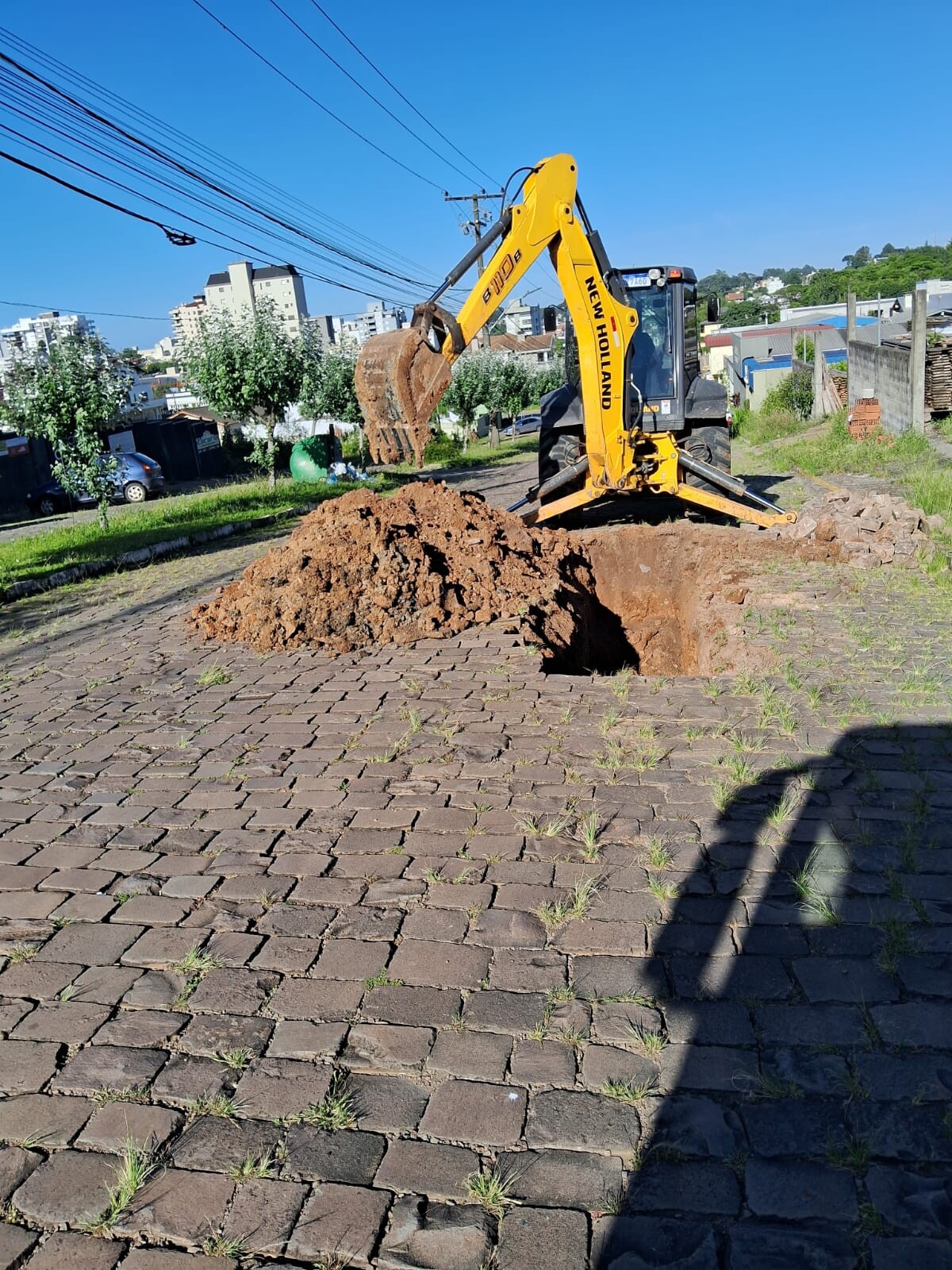 secretaria-de-infraestrutura-realiza-conserto-de-tubulacao-na-asterio-de-mello