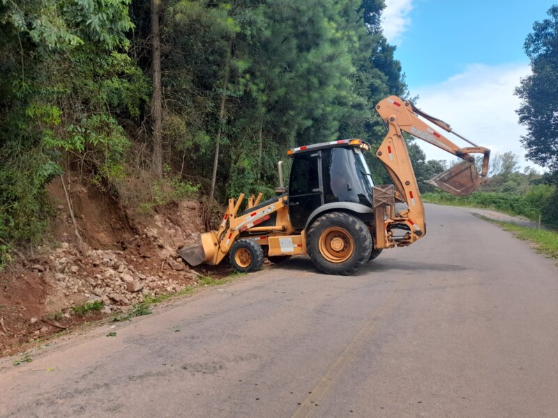 secretarias-seguem-realizando-obras-de-infraestrutura-e-melhorias-em-vias-urbanas-e-rurais