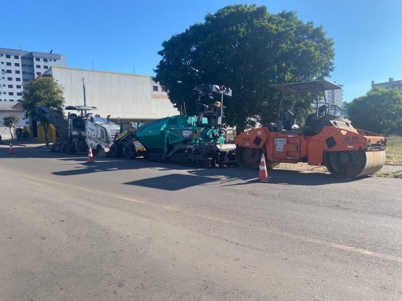 maquinas-para-obras-de-recapeamento-asfaltico-ja-estao-na-avenida-osvaldo-aranha