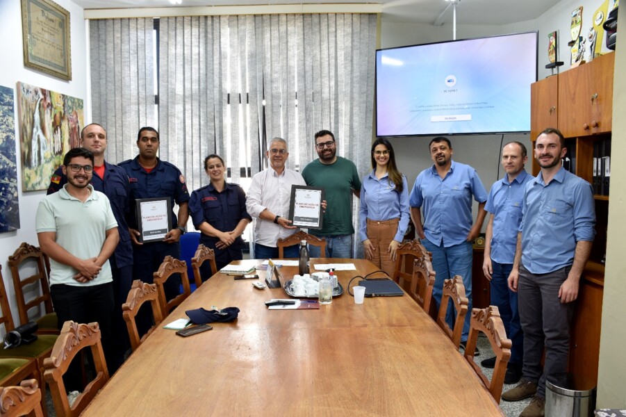 defesa-civil-recebe-plano-de-atendimento-e-emergencia-relacionados-a-pchs