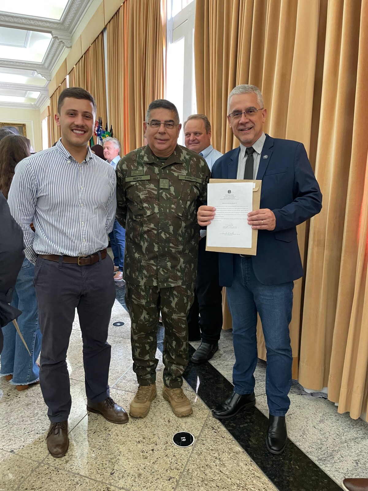 prefeito-dal-pai-e-empossado-como-presidente-da-junta-de-servico-militar