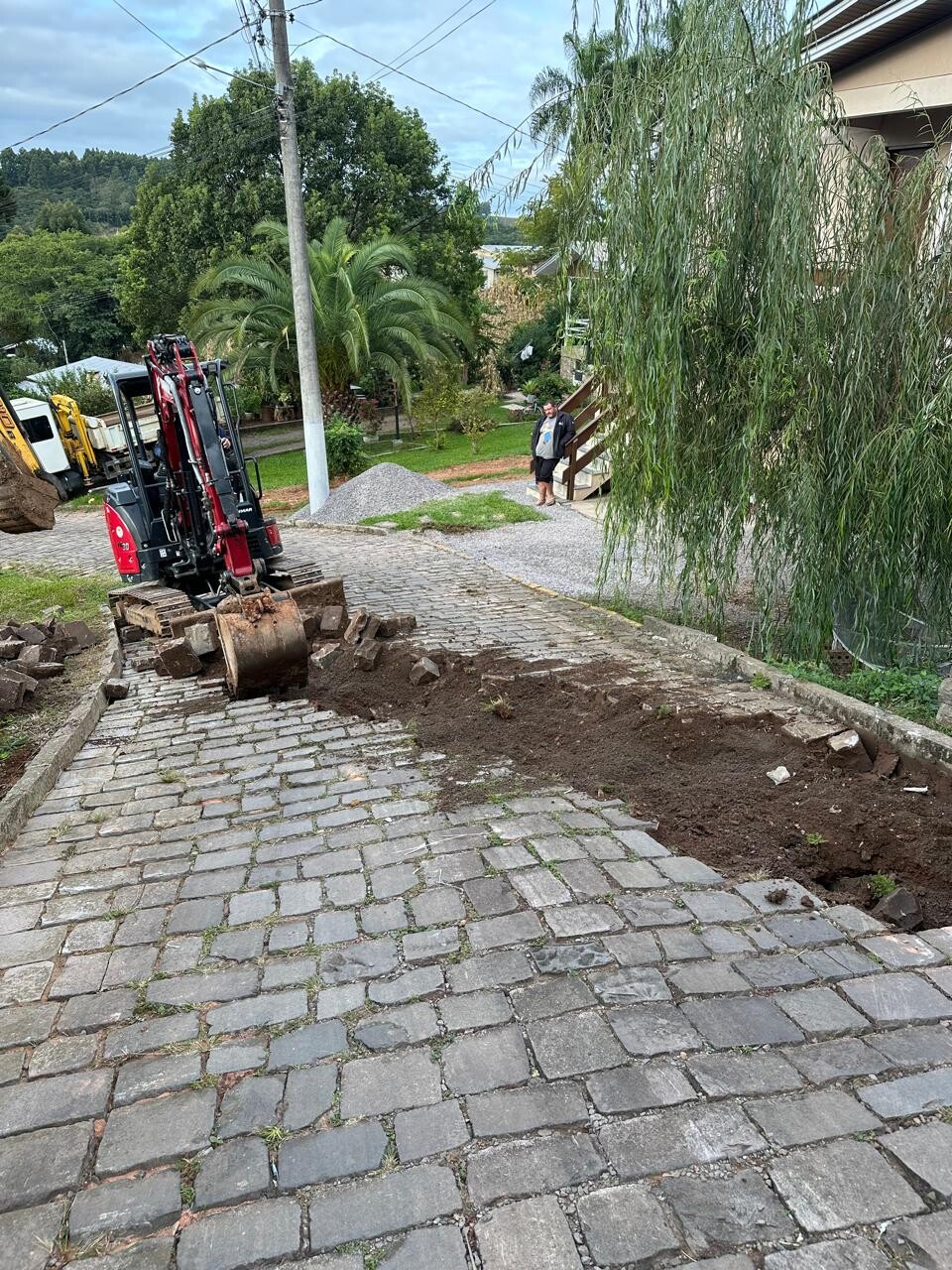 infraestrutura-realiza-melhorias-em-vias-de-veranopolis-nesta-segunda