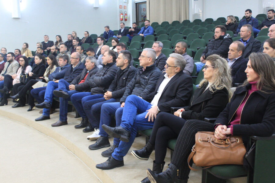 dal-pai-participa-de-movimento-para-instalacao-de-delegacia-regional-de-pronto-atendimento