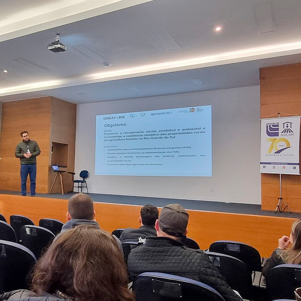 reuniao-apresentou-o-programa-terra-forte-a-produtores-rurais-de-veranopolis