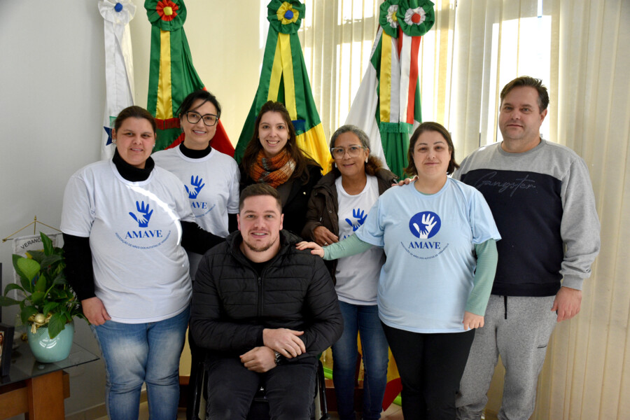 prefeito-em-exercicio-rodrigo-costa-recebe-representantes-da-amave