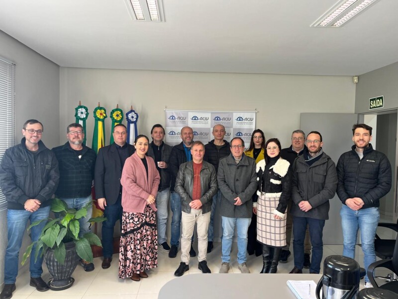 profissionais-da-contabilidade-e-advocacia-participam-de-reuniao-sobre-atualizacao-do-codigo-tributario-municipal-em-veranopolis