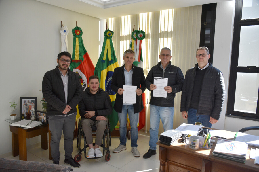 prefeitura-trata-com-a-corsan-sobre-substituicao-de-rede-e-ampliacao-no-interior