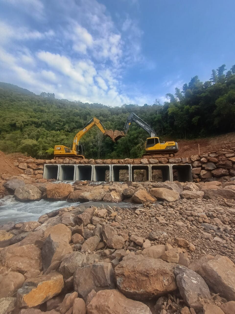 pontilhao-provisorio-e-concluido-em-barros-cassal-para-restabelecer-acesso