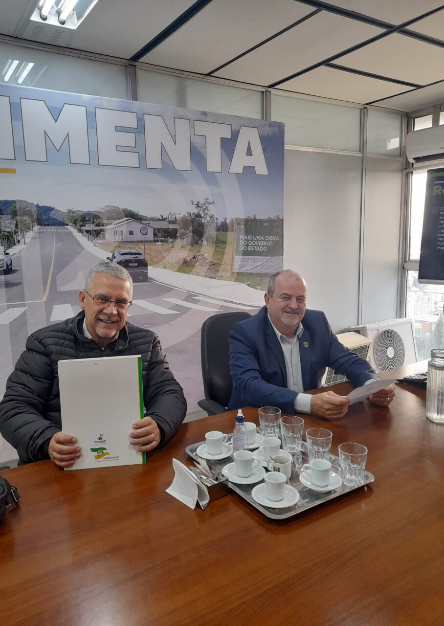 prefeito-e-vereador-participam-de-reuniao-em-porto-alegre