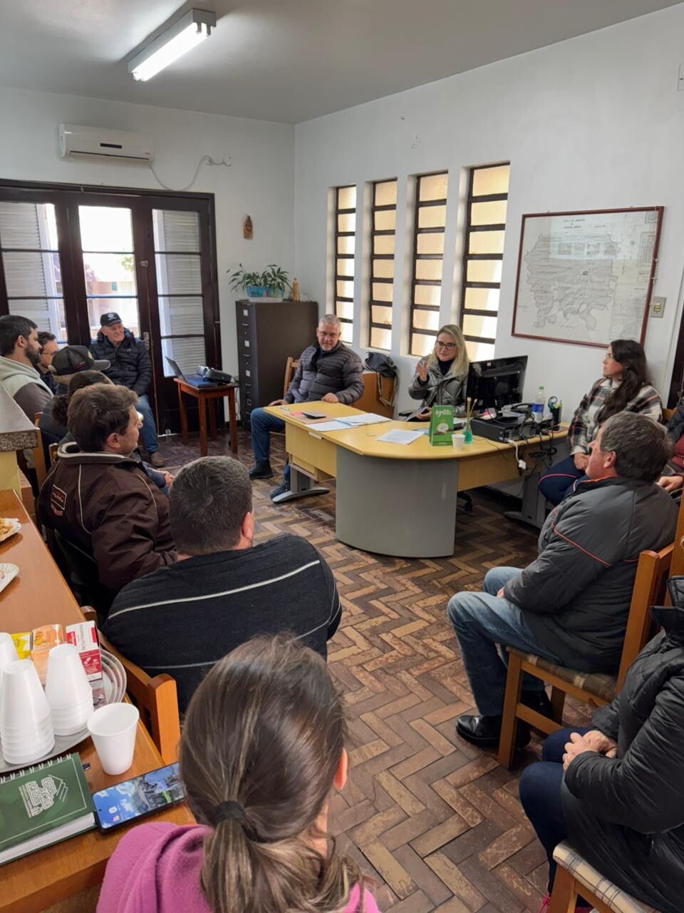 prefeito-apresenta-projeto-para-a-construcao-de-um-centro-para-a-feira-e-para-a-arteve