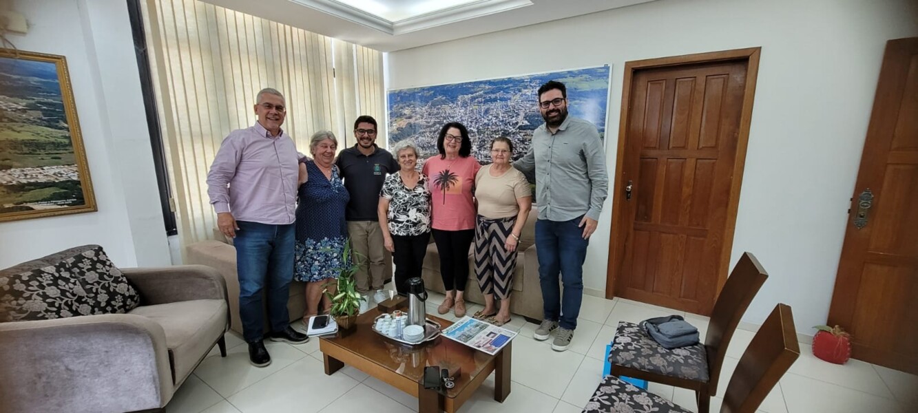administracao-municipal-recebe-representantes-do-grupo-da-longevidade