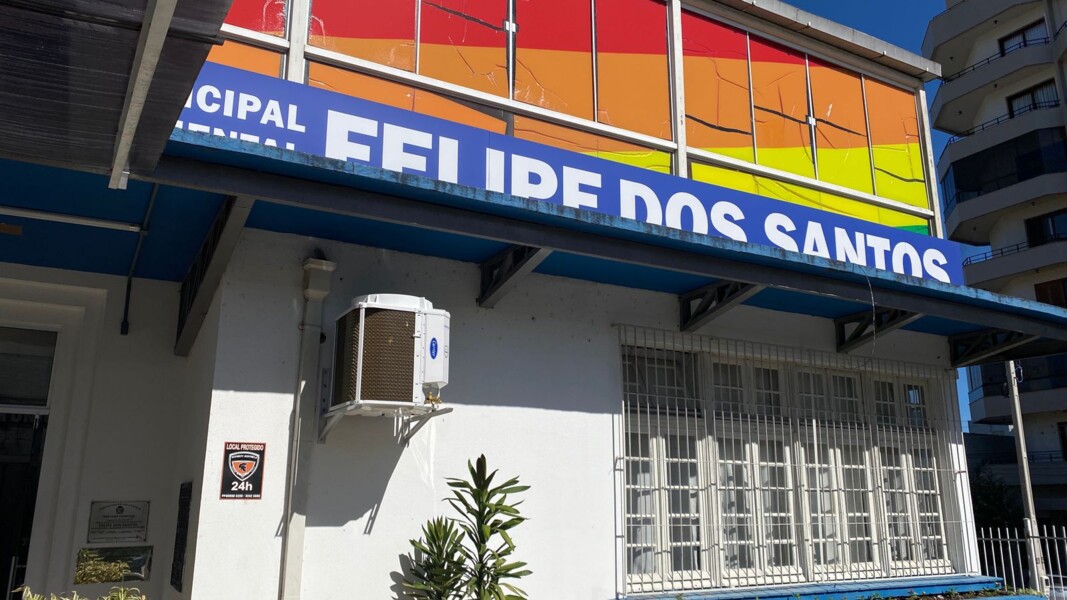 escola-felipe-dos-santos-recebe-instalacao-de-ar-condicionado-em-todas-as-salas-de-aula