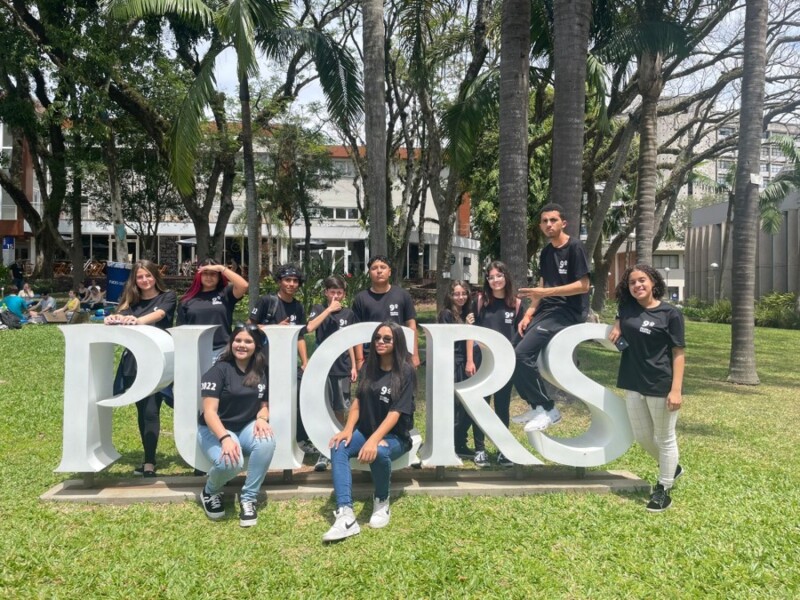 alunos-visitam-museu-da-puc-com-projeto-desenvolvido-pelo-cras