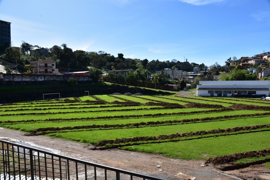 drenagem-esta-sendo-realizada-no-complexo-esportivo-da-palugana