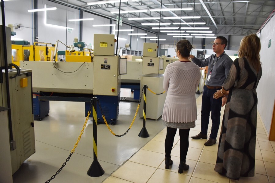 prefeita-em-exercicio-visita-unidade-do-senai