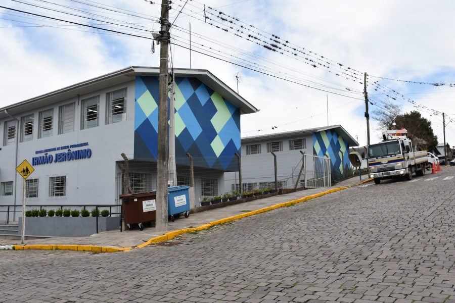 led-e-instalado-no-bairro-valverde