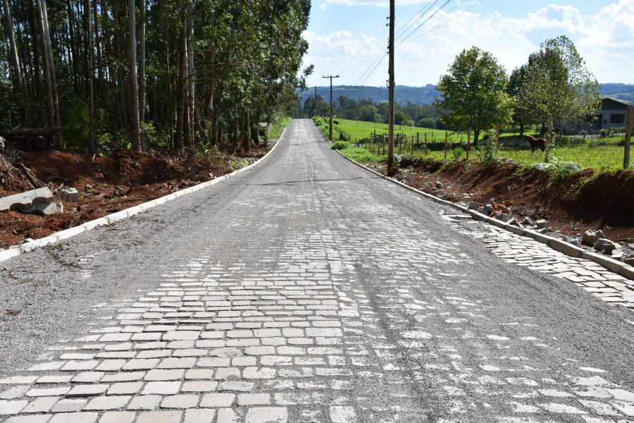 pavimentacao-na-rua-luiz-siviero