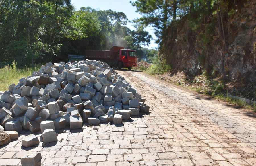 pavimentacao-da-rua-vitorio-jose-zanini