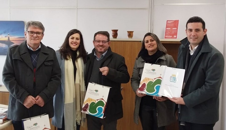 veranopolis-entrega-projetos-para-programa-avancar-no-turismo