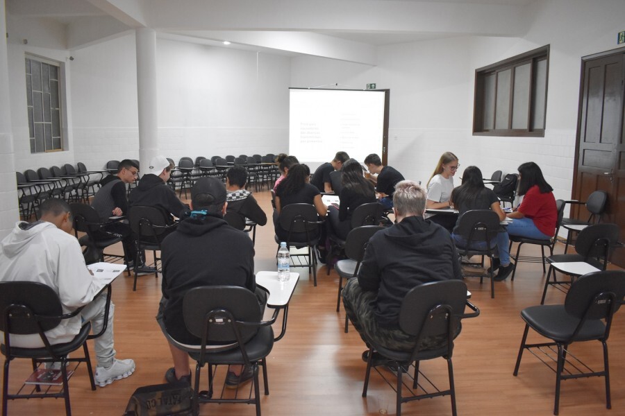curso-de-garcom-e-garconete-tem-seu-primeiro-encontro